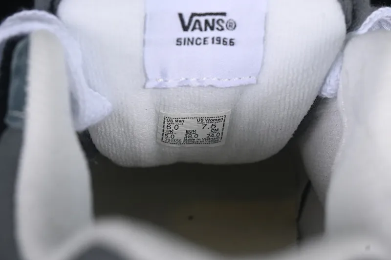 All categories Vans Vans series Vans Low Vans low-top Vans Knu Skool Vans low-top retro casual fat bread shoes VN0009QC6BT